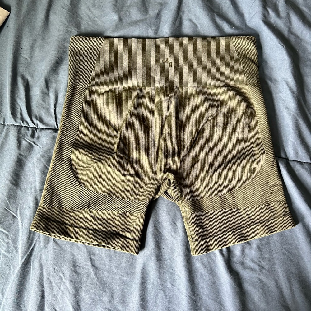 Joy Lab -olive green, ribbed biker shorts, size large